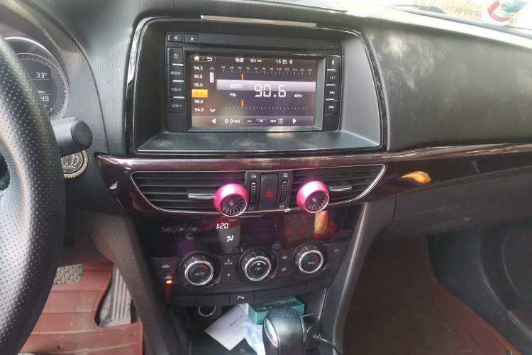 Used Mazda Atenza 2015 2.0L Blue Sky Luxury Edition Audio And AC Panel