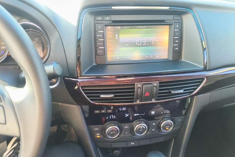 Used Mazda Atenza 2015 2.0L Blue Sky Luxury Edition Audio And AC Panel