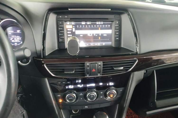 Used Mazda Atenza 2015 2.5L Blue Sky Sport Edition Audio And AC Panel