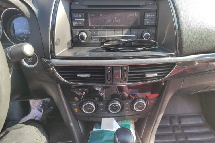 Used Mazda Atenza 2015 2.0L Blue Sky Fashion Edition Audio And AC Panel