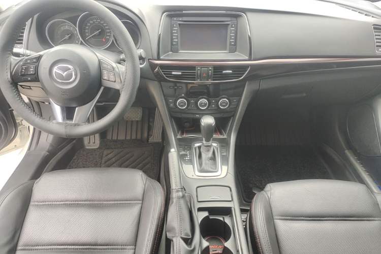 Used Mazda Atenza 2015 2.5L Blue Sky Sport Edition Center Console