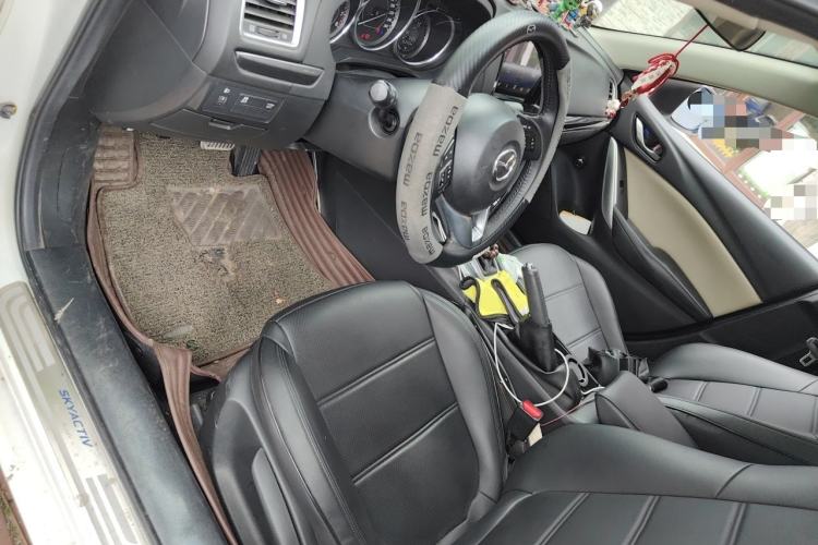 Used Mazda Atenza 2015 2.0L Blue Sky Fashion Edition Driver Seat