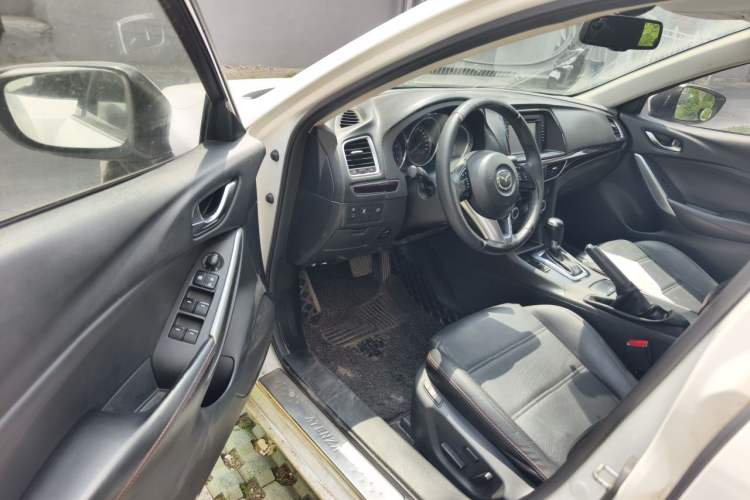 Used Mazda Atenza 2015 2.0L Blue Sky Luxury Edition Driver Seat