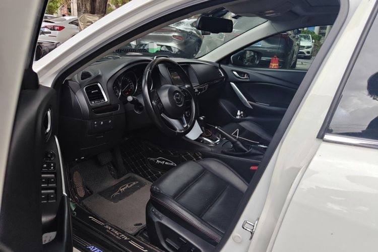 Used Mazda Atenza 2015 2.0L Blue Sky Luxury Edition Driver Seat