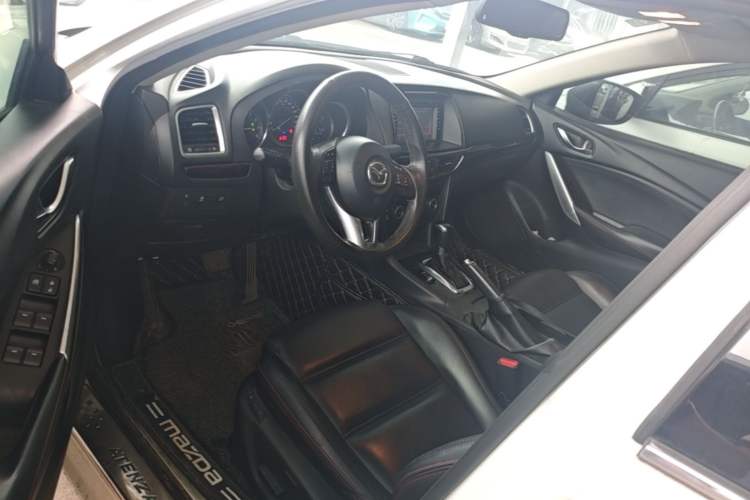 Used Mazda Atenza 2015 2.0L Blue Sky Luxury Edition Driver Seat