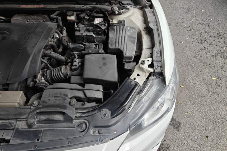 Used Mazda Atenza 2015 2.0L Blue Sky Luxury Edition Engine Bay Left