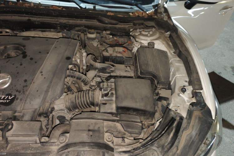 Used Mazda Atenza 2015 2.0L Blue Sky Luxury Edition Engine Bay Left