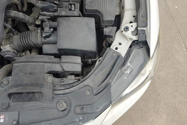 Used Mazda Atenza 2015 2.0L Blue Sky Luxury Edition Engine Bay Left