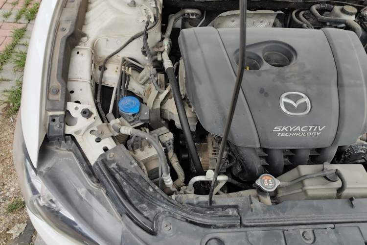 Used Mazda Atenza 2015 2.0L Blue Sky Fashion Edition Engine Bay Right