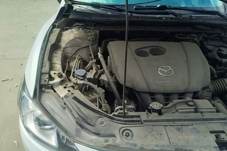 Used Mazda Atenza 2015 2.0L Blue Sky Luxury Edition Engine Bay Right