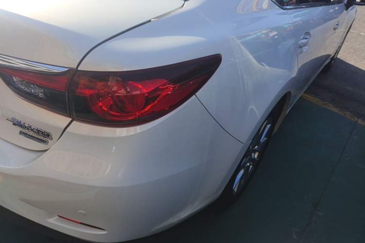 Used Mazda Atenza 2015 2.0L Blue Sky Luxury Edition Exterior 3