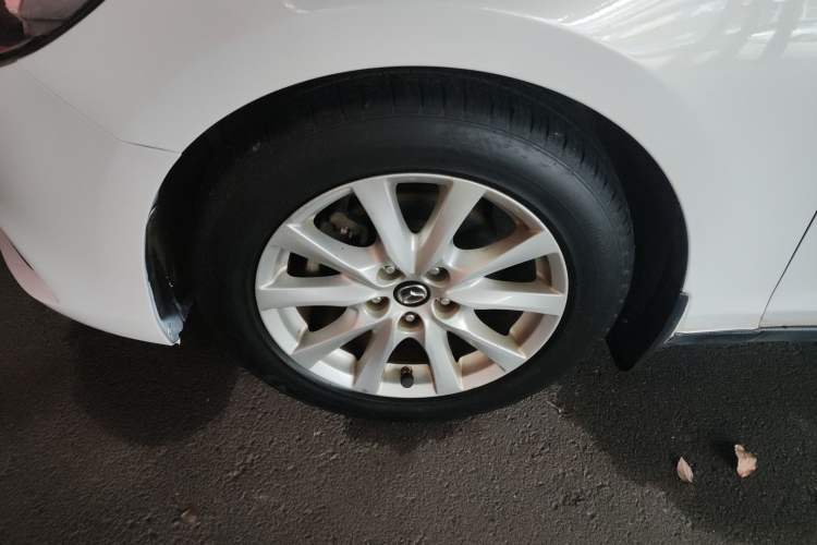 Used Mazda Atenza 2015 2.0L Blue Sky Luxury Edition Exterior 4
