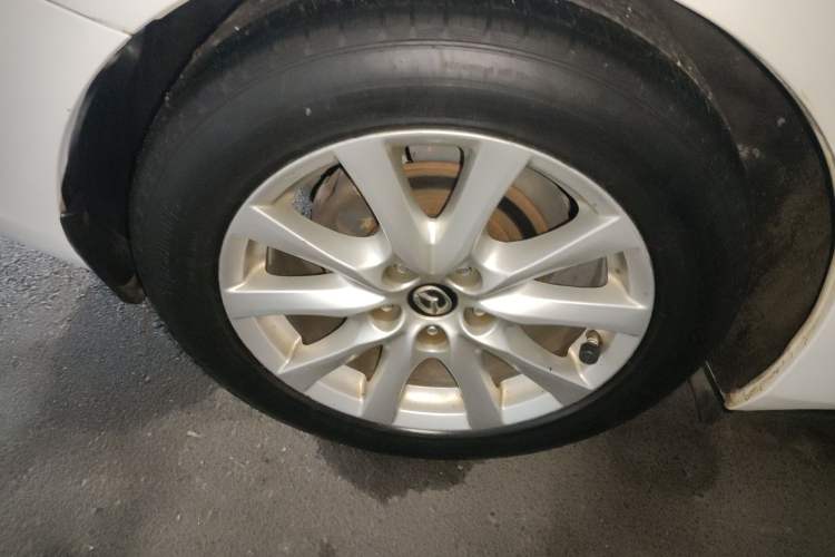 Used Mazda Atenza 2015 2.0L Blue Sky Luxury Edition Exterior 5