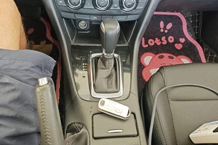 Used Mazda Atenza 2015 2.0L Blue Sky Fashion Edition Gear Lever