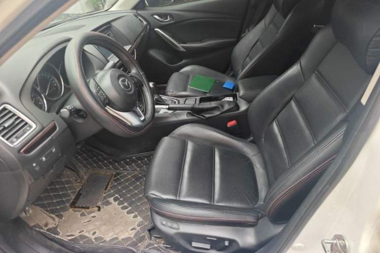 Used Mazda Atenza 2015 2.0L Blue Sky Luxury Edition Interior 1