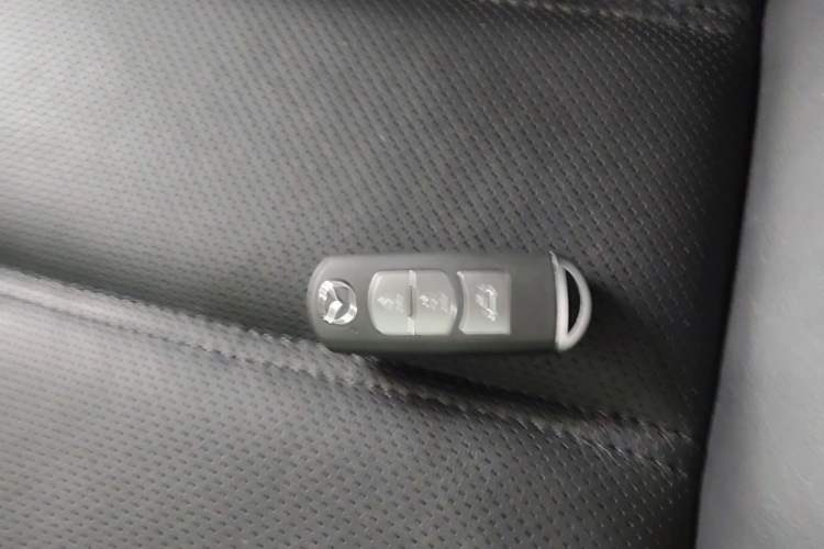 Used Mazda Atenza 2015 2.5L Blue Sky Sport Edition Interior 1
