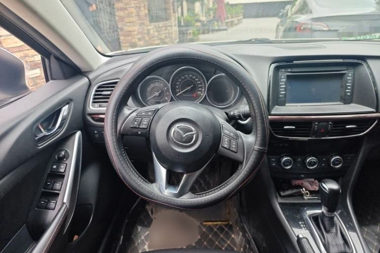 Used Mazda Atenza 2015 2.0L Blue Sky Luxury Edition Interior 2