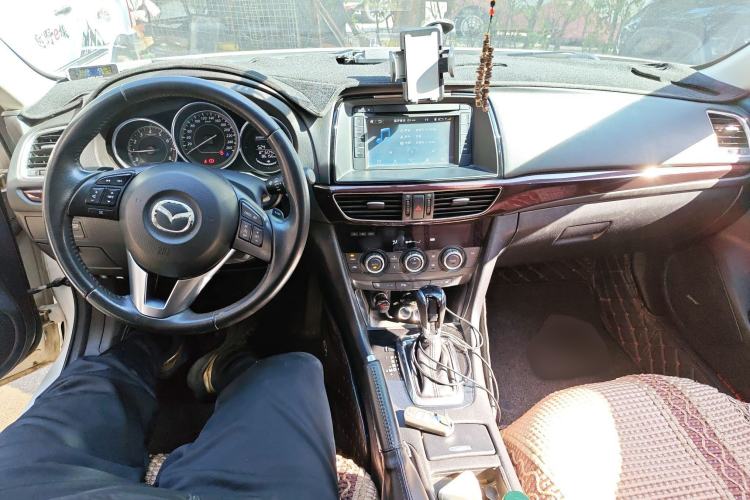 Used Mazda Atenza 2015 2.5L Blue Sky Prestige Edition Interior 2