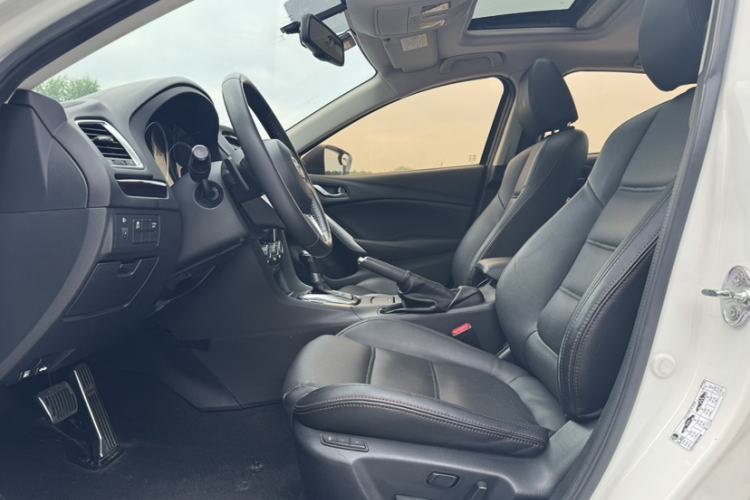 Used Mazda Atenza 2015 2.5L Blue Sky Sport Edition Interior 3