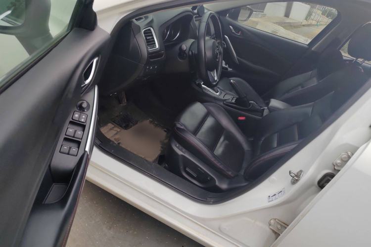 Used Mazda Atenza 2015 2.5L Blue Sky Sport Edition Interior 3