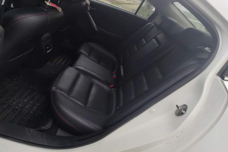 Used Mazda Atenza 2015 2.5L Blue Sky Sport Edition Interior 4
