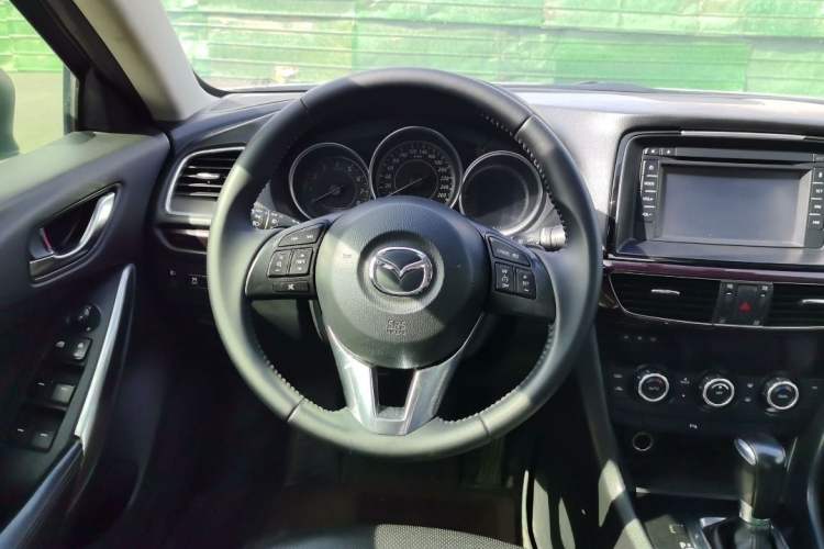 Used Mazda Atenza 2015 2.5L Blue Sky Sport Edition Interior 4