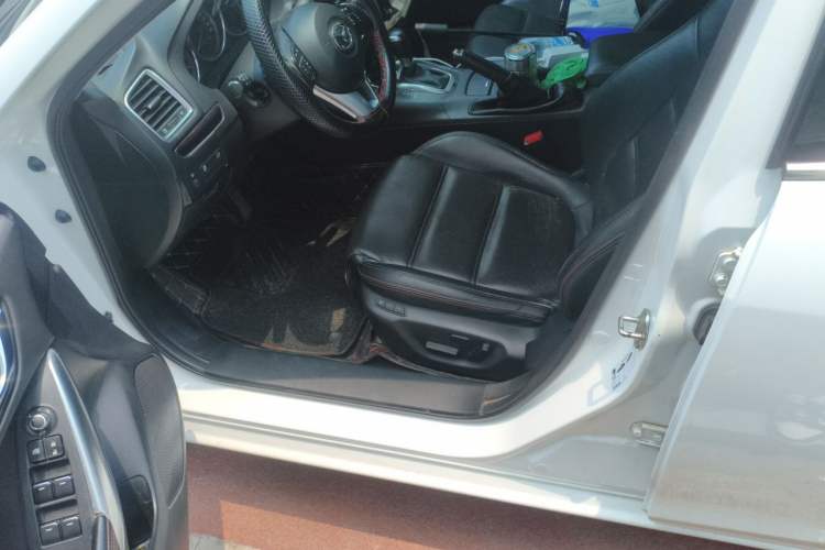 Used Mazda Atenza 2015 2.5L Blue Sky Sport Edition Left Front Seat