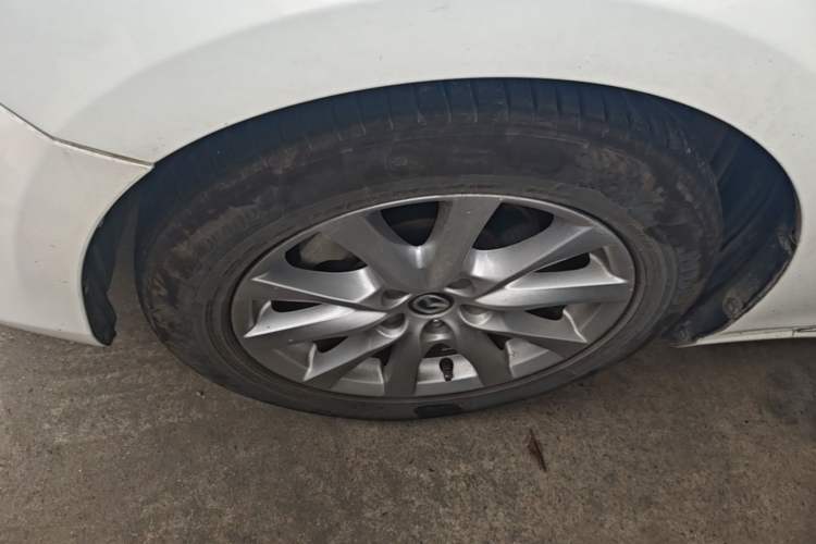 Used Mazda Atenza 2015 2.0L Blue Sky Luxury Edition Left Front Wheel Hub