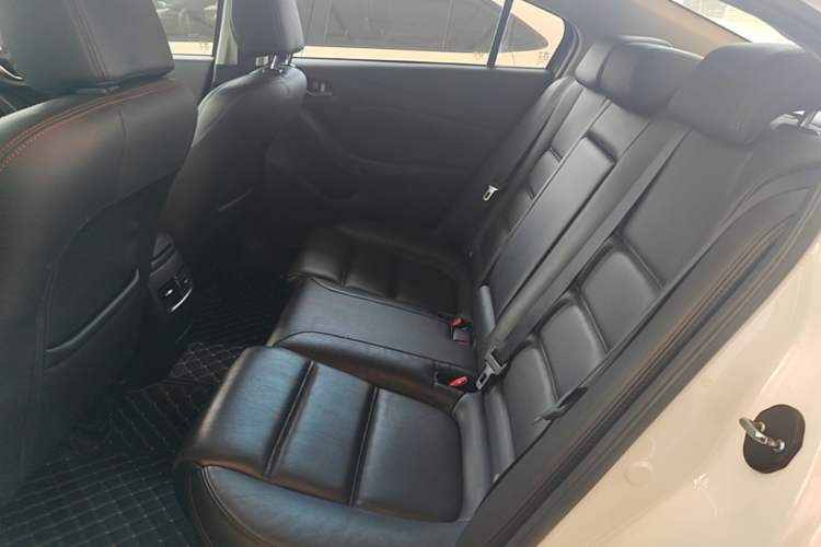 Used Mazda Atenza 2015 2.0L Blue Sky Luxury Edition Left Rear Seat