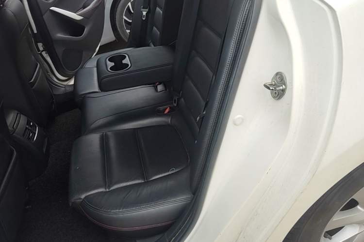 Used Mazda Atenza 2015 2.0L Blue Sky Luxury Edition Left Rear Seat