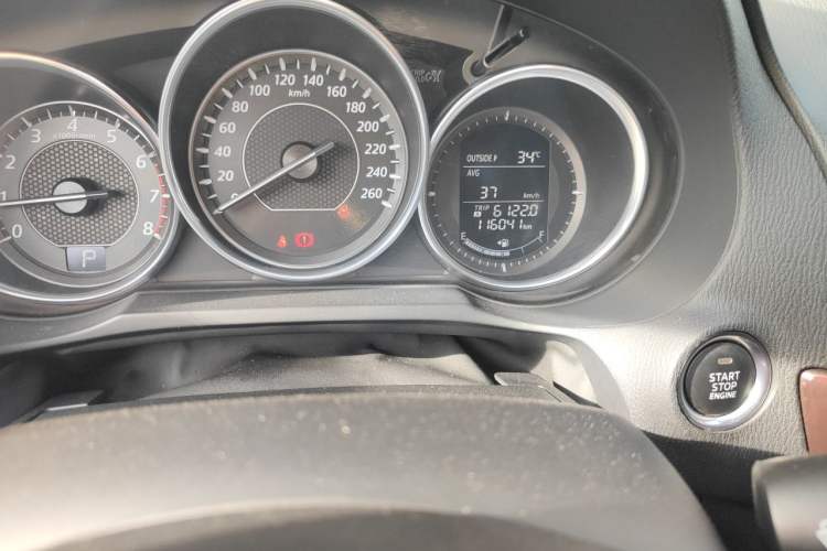 Used Mazda Atenza 2015 2.5L Blue Sky Prestige Edition Odometer Close Up