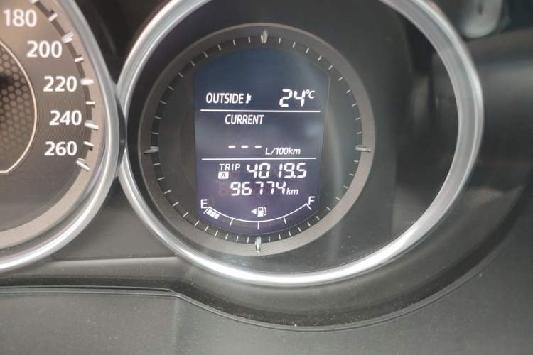 Used Mazda Atenza 2015 2.5L Blue Sky Sport Edition Odometer Close Up