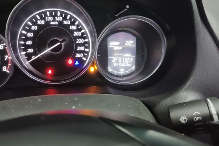 Used Mazda Atenza 2015 2.5L Blue Sky Sport Edition Odometer Close Up