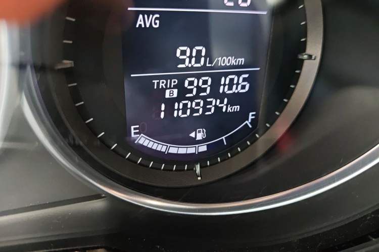 Used Mazda Atenza 2015 2.0L Blue Sky Luxury Edition Odometer Close Up