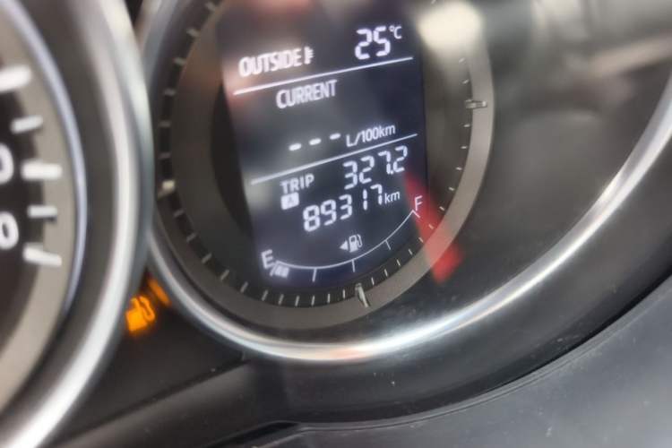 Used Mazda Atenza 2015 2.0L Blue Sky Luxury Edition Odometer Close Up