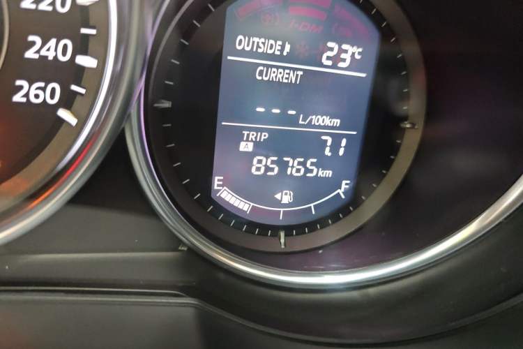 Used Mazda Atenza 2015 2.5L Blue Sky Prestige Edition Odometer Close Up