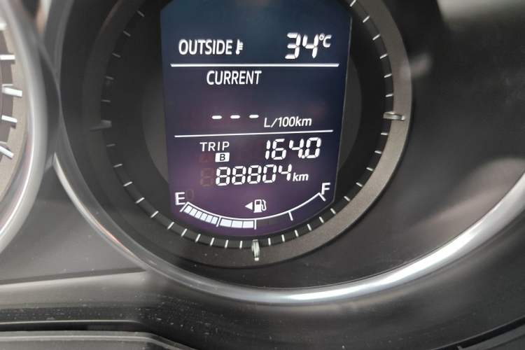 Used Mazda Atenza 2015 2.0L Blue Sky Luxury Edition Odometer Close Up