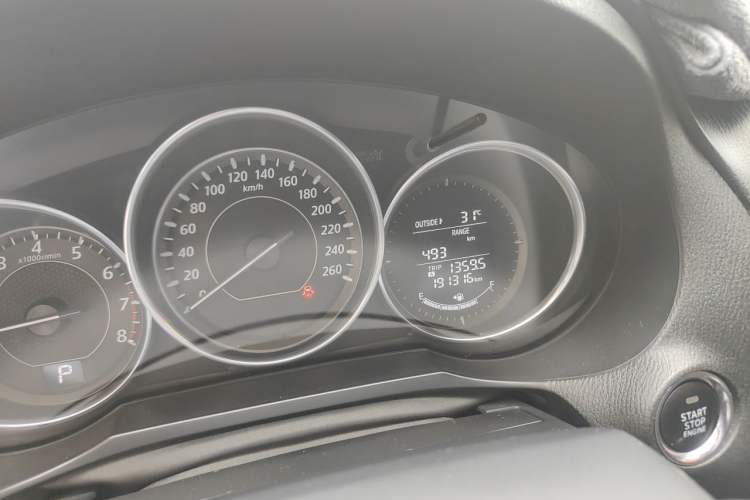 Used Mazda Atenza 2015 2.0L Blue Sky Luxury Edition Odometer Close Up