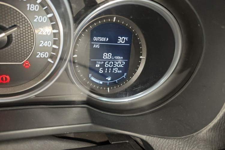 Used Mazda Atenza 2015 2.0L Blue Sky Luxury Edition Odometer Close Up