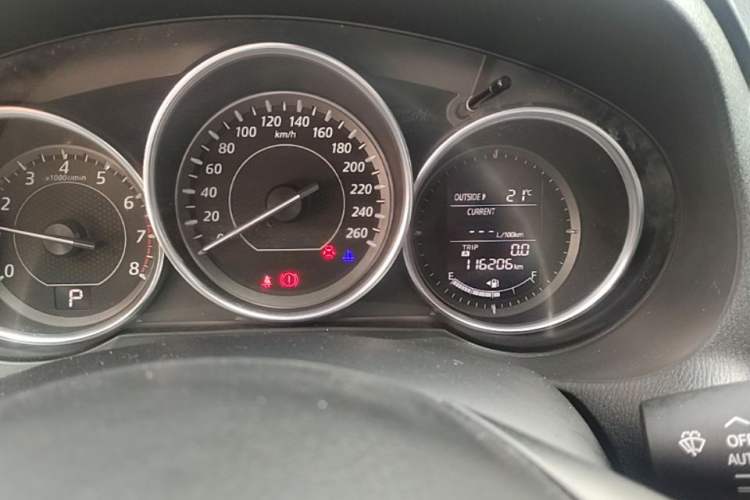Used Mazda Atenza 2015 2.0L Blue Sky Luxury Edition Odometer Close Up