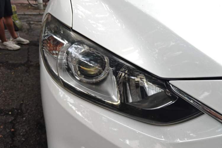 Used Mazda Atenza 2015 2.0L Blue Sky Luxury Edition Right Front Headlight