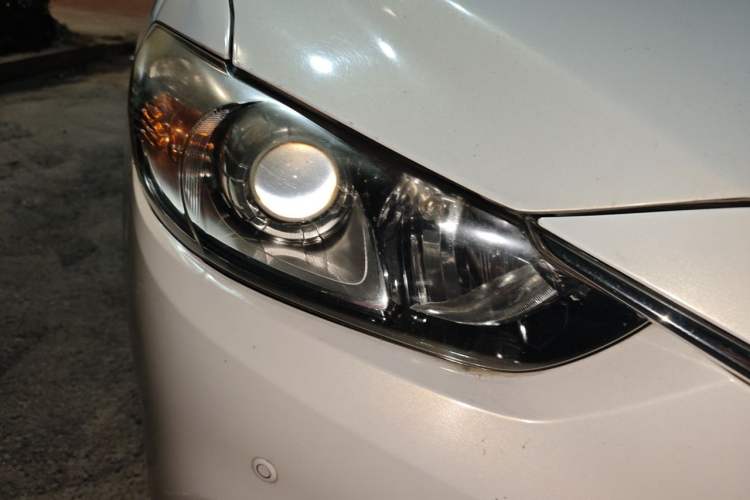 Used Mazda Atenza 2015 2.0L Blue Sky Luxury Edition Right Front Headlight