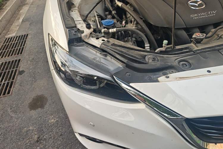 Used Mazda Atenza 2015 2.0L Blue Sky Luxury Edition Right Front Headlight