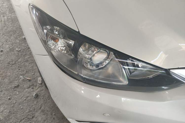 Used Mazda Atenza 2015 2.0L Blue Sky Luxury Edition Right Front Headlight