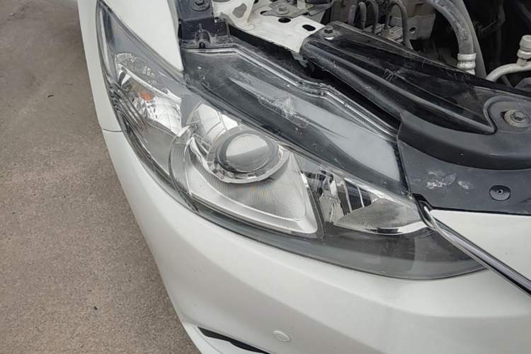 Used Mazda Atenza 2015 2.0L Blue Sky Luxury Edition Right Front Headlight