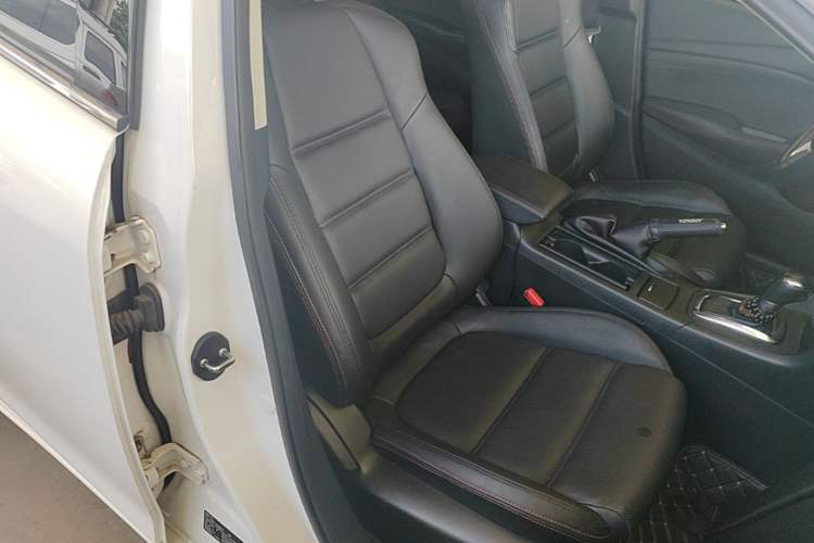 Used Mazda Atenza 2015 2.0L Blue Sky Luxury Edition Right Front Seat