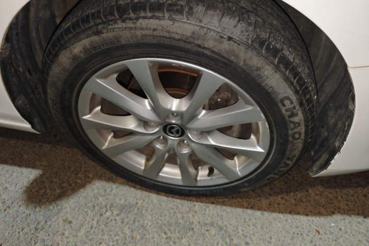 Used Mazda Atenza 2015 2.0L Blue Sky Luxury Edition Right Front Wheel Hub