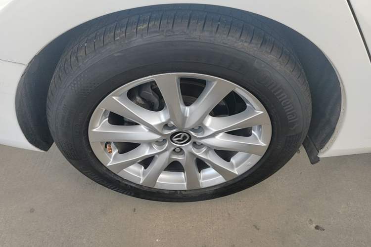 Used Mazda Atenza 2015 2.0L Blue Sky Luxury Edition Right Rear Wheel Hub