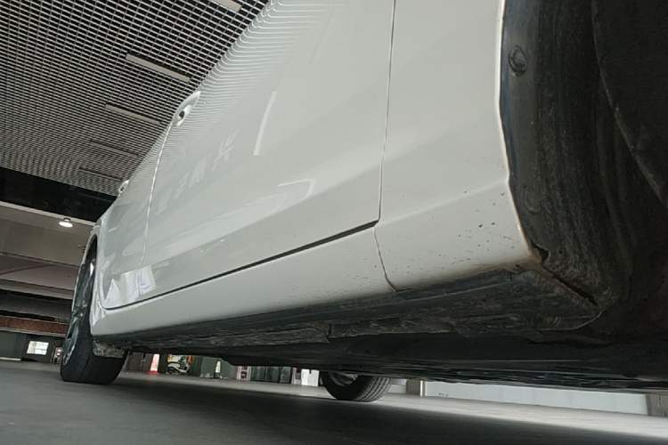 Used Mazda Atenza 2015 2.5L Blue Sky Sport Edition Right Side Sill