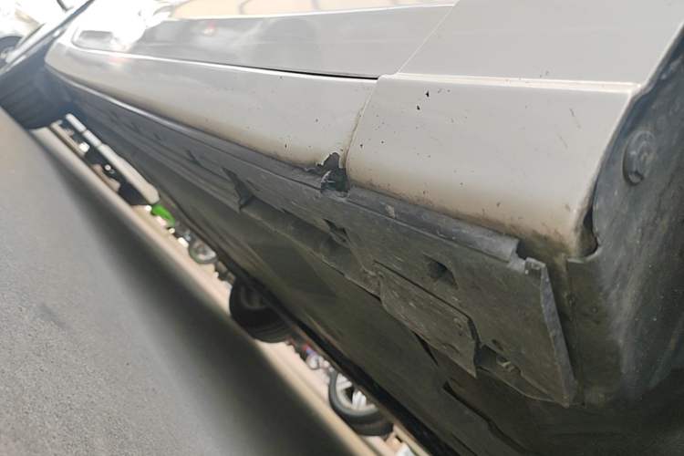 Used Mazda Atenza 2015 2.0L Blue Sky Luxury Edition Right Side Sill